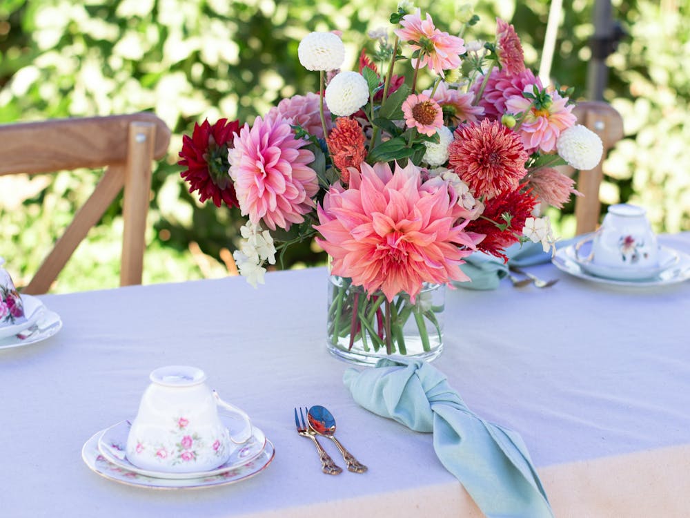 Thumbnail for Afternoon tea in the dahlia field at Florelie