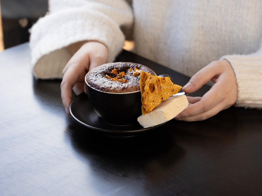 Hot Chocolate - La Mitette Patisserie