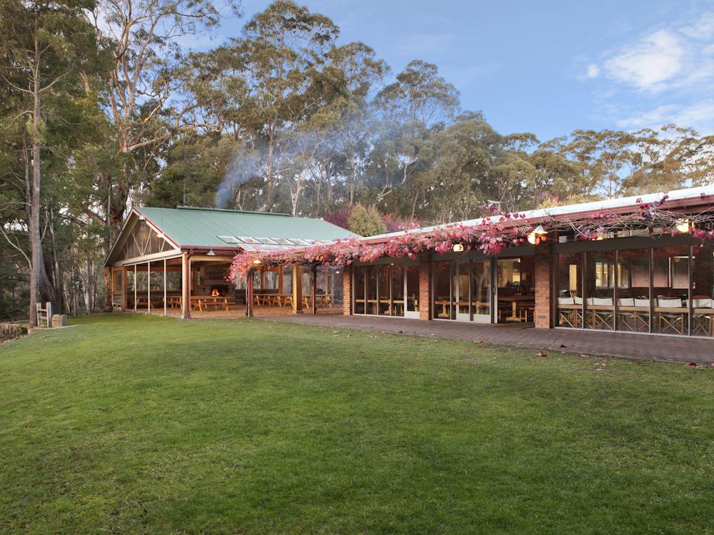LakeView Lodge  Dining Room & Outdoor Pavilion