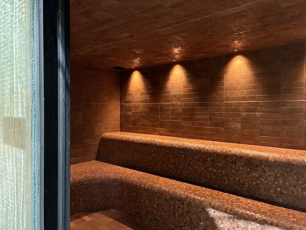 Tiled room that fills with steam