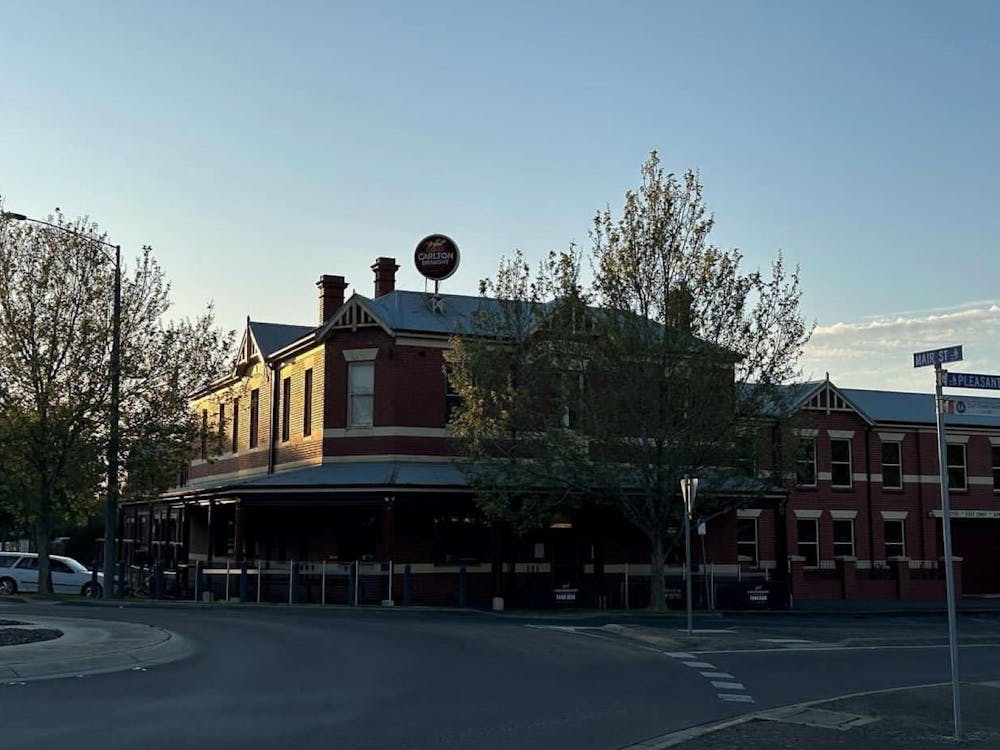 Thumbnail for The City Oval Hotel