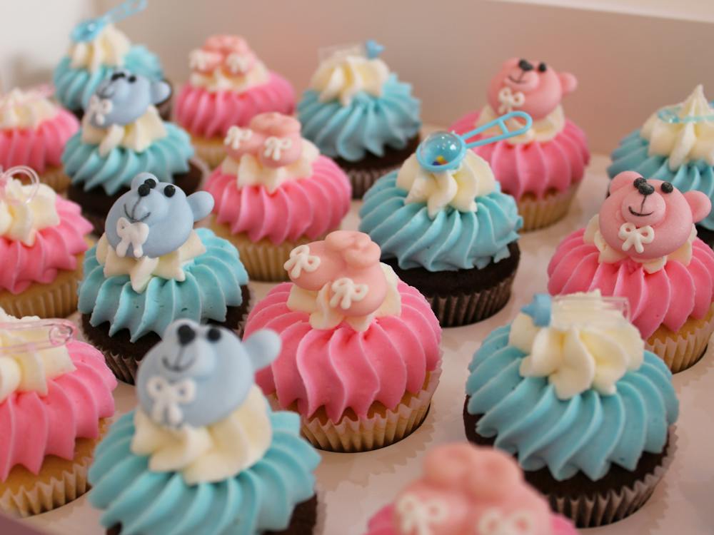 Blue and Pink baby shower cupcakes